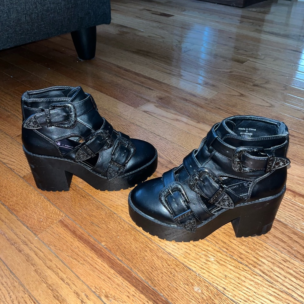 ASOS Boots - Picture 4 of 9